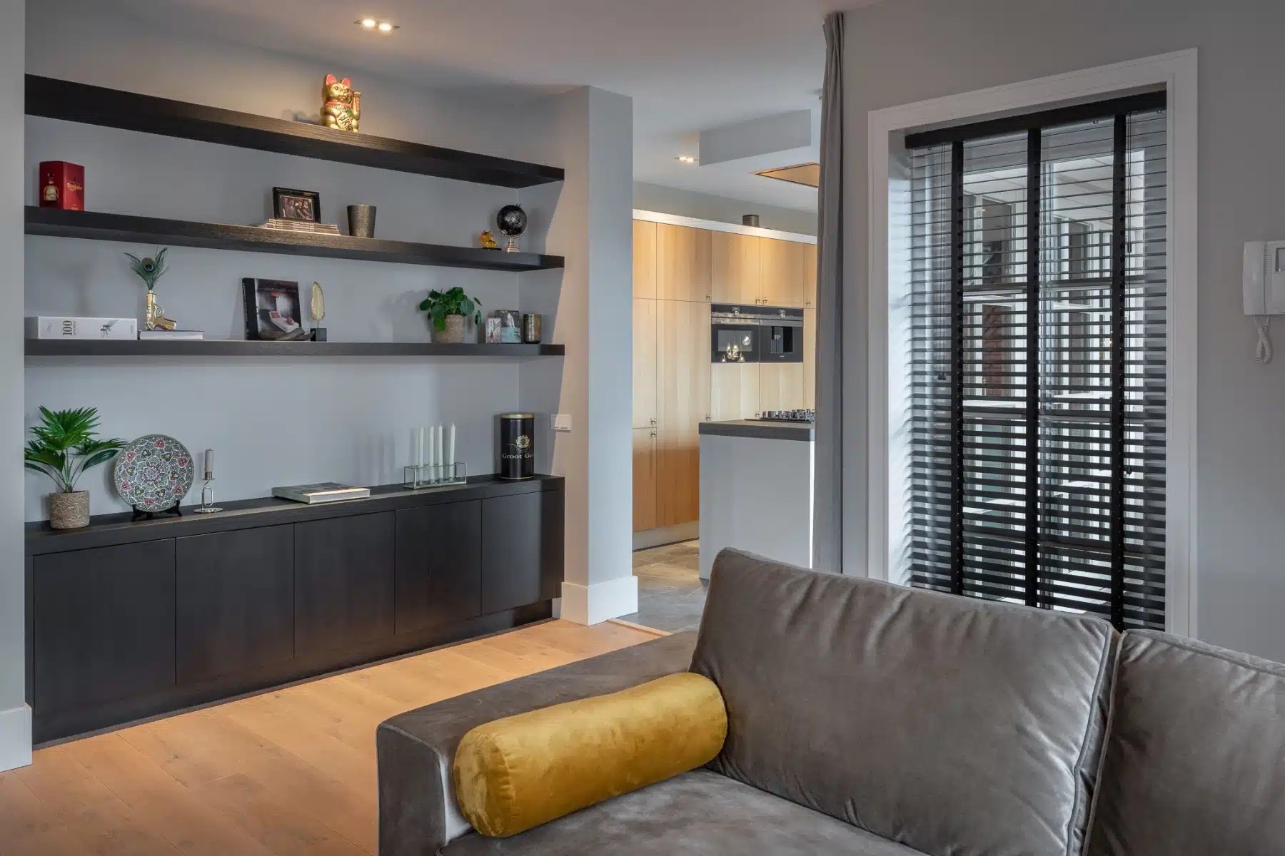 Houten jaloezie 50mm zwart 85x175-14209